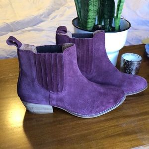 Maroon suede UO booties